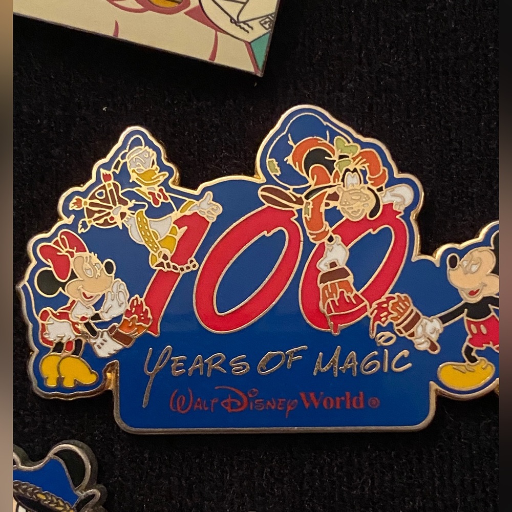 disney pin